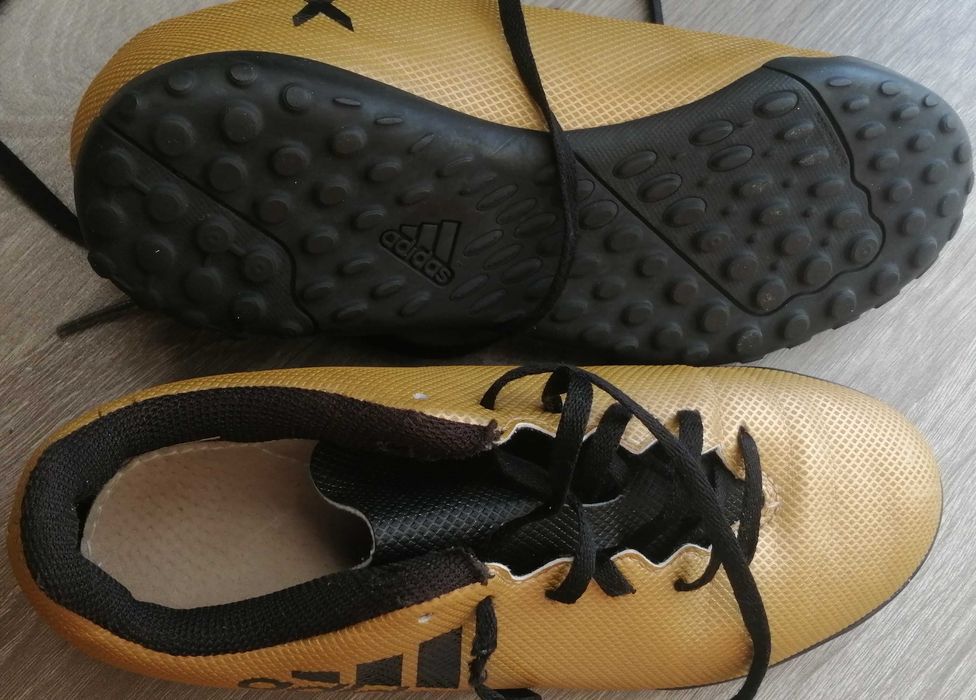 Детско-юношески обувки за футбол - 50%намаление