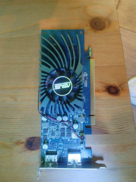 ASUS GeForce GT 1030 2GB GDDR5 – отлично състояние
