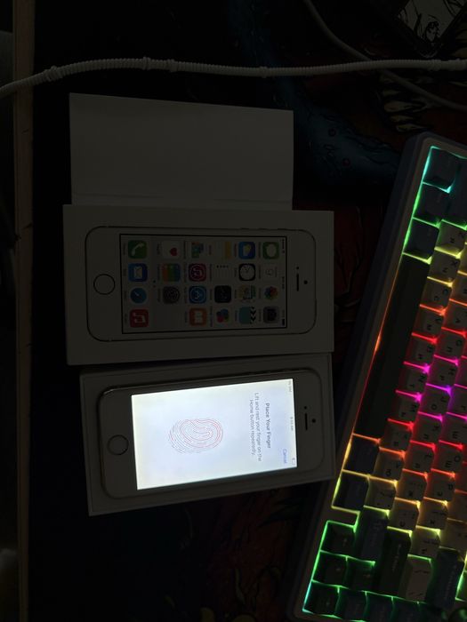 Iphone 5s Gold 16gb с коробкой