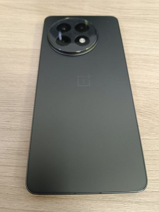 One plus Ace 5   12/256gb