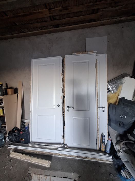 Продам межкомнатные двери белые