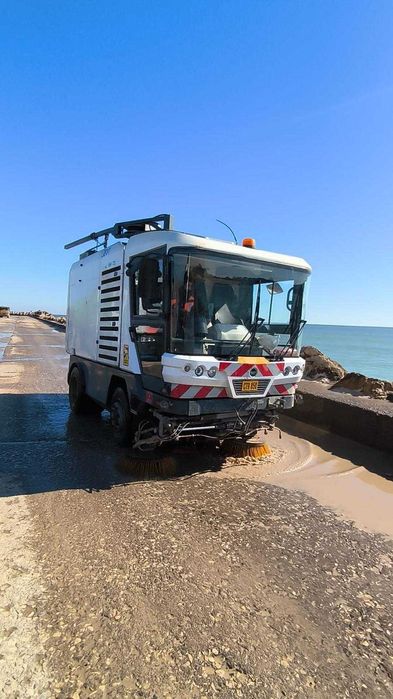 Inchiriere Vanzare Autocisterna si Automaturatore - Curatenie Santiere