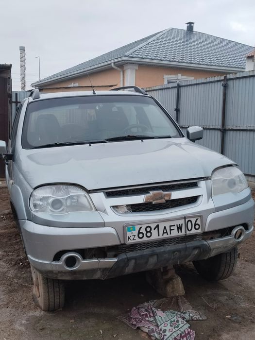 Нива шверолет.  ,