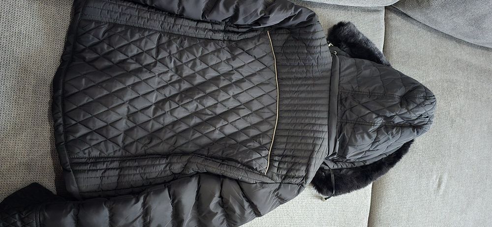 Дамски яке с пух от вътре .