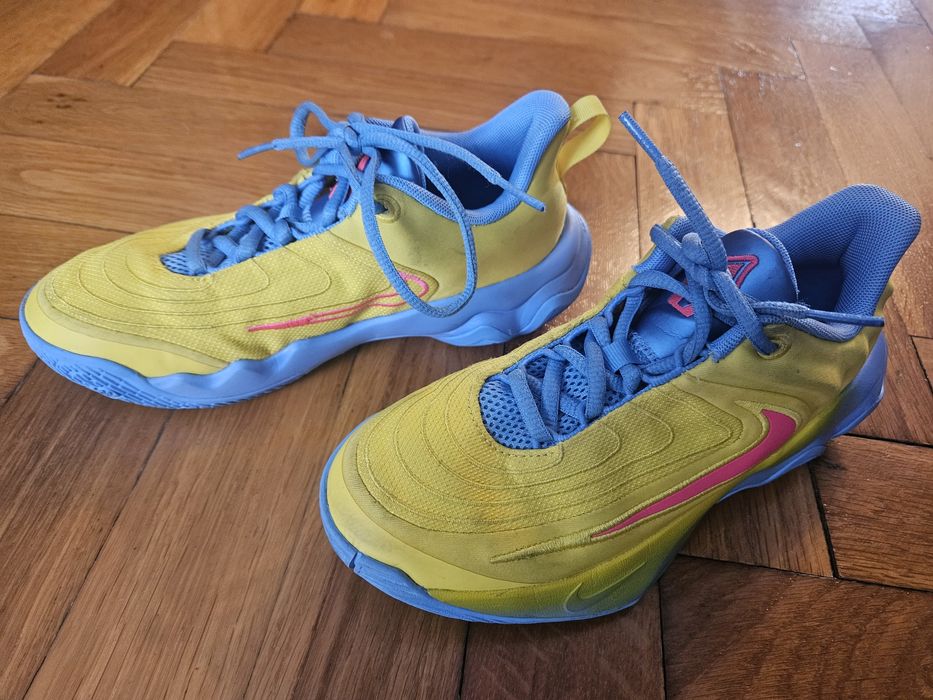 Nike Giannis Immortality 4 copii marime 35