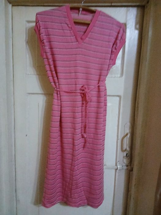 ПродаетсЯ. Платье трикотаж  весна ,лето.