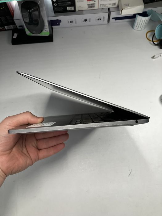 Macbook Pro M1 8/256Gb