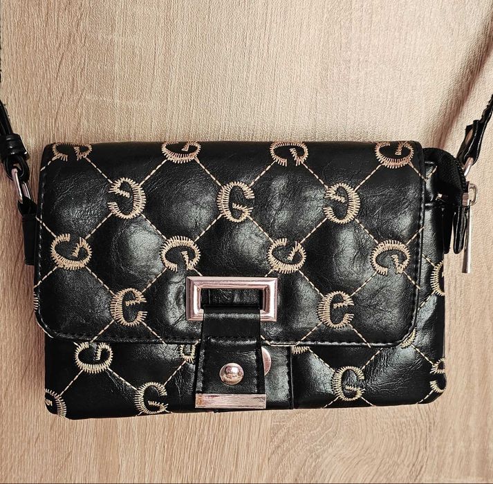 Дамска чанта през рамо