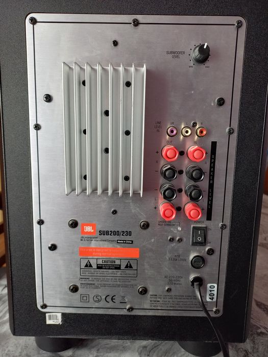 Продавам субуфер jbl
