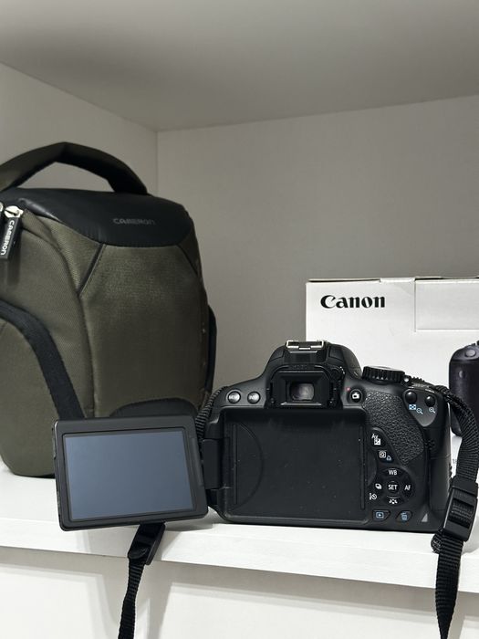 Продаю камеру Canon 650D