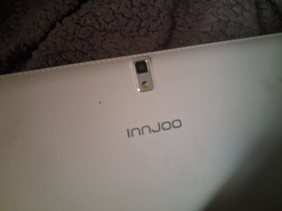 Vând tabletă innjoo