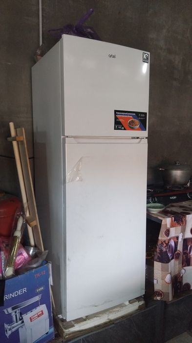 Xoladelnik Muzlatgich holagi edyla 2 oy ishlagan yengi