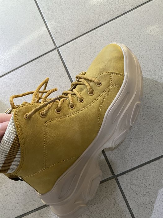Продам ботинки Strobbs