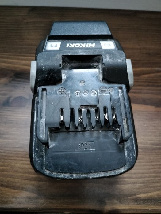 Adaptat hikoki 36 volți defect