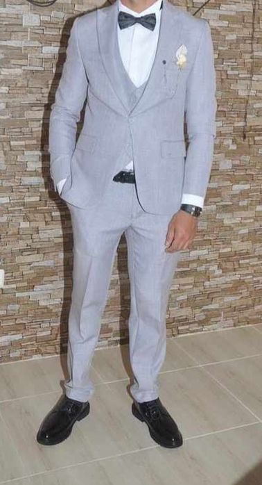 Мъжки костюм на изгодна цена