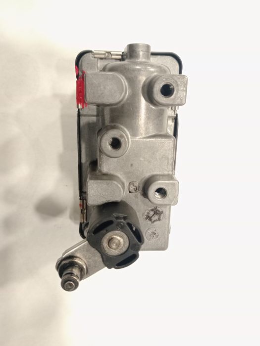 Актуатор,управление,моторче турбо Мерцедес 220cdi