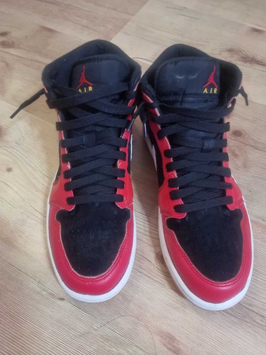 Кецове Air Jordan 1 mid se