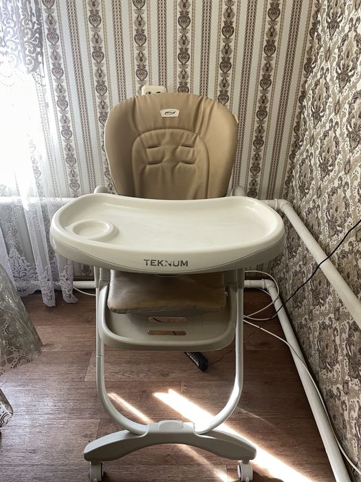 Стул десткий для кормления