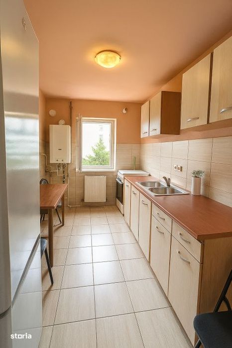 Apartament 4 camere etaj 3/4 zona Mihai Viteazul