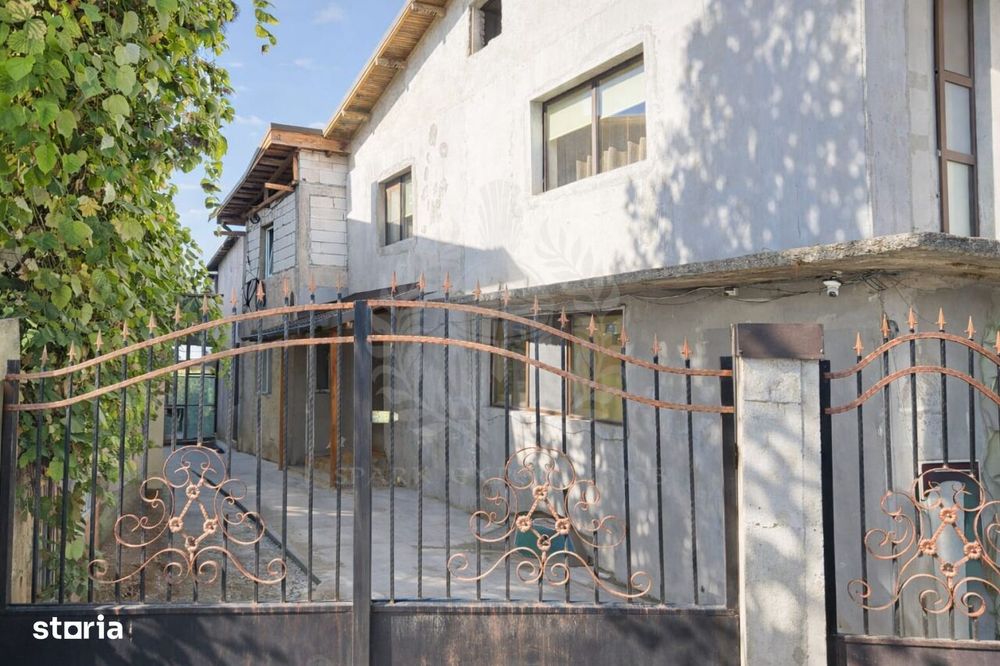 //Casa De Vanzare // Strejnic//