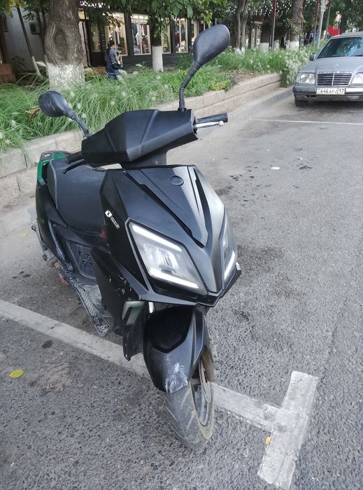 Скутер raptor 2022 года