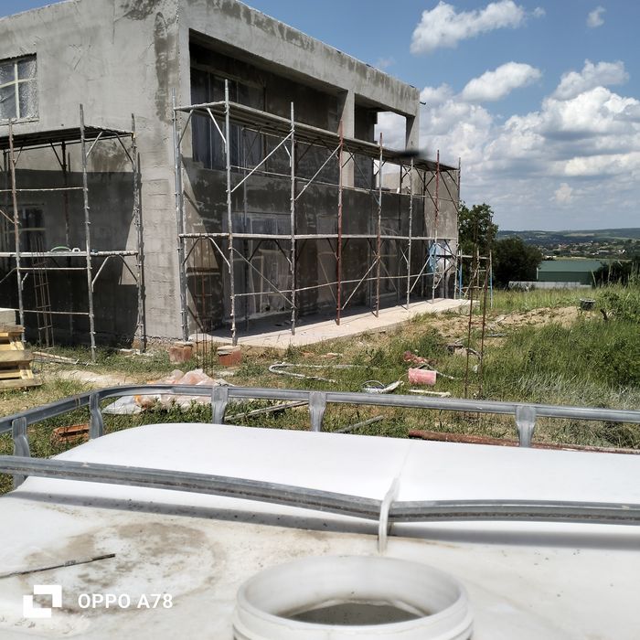 Executam Tencuiala Mecanizata var ciment 
La BOC