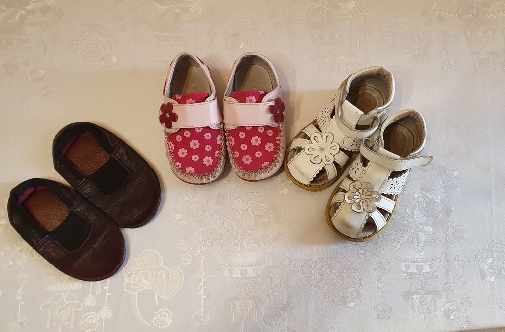 Продам детскую обувь