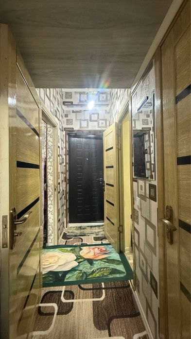 Yashashga tayyor 1 xonalik uy 90% jihozlari bilan sotiladi