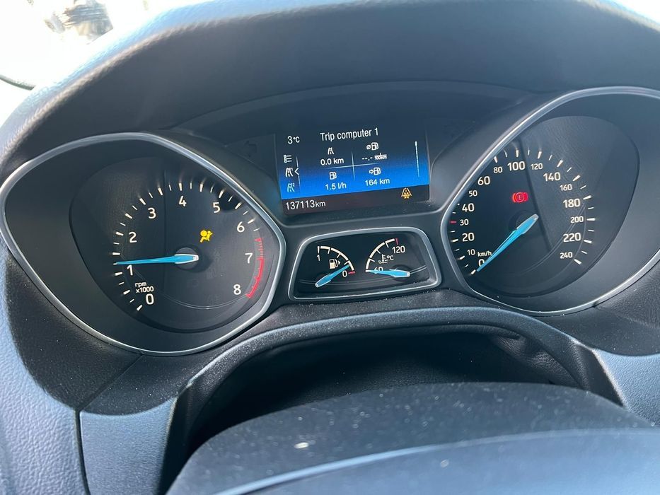 parbriz incalzit ford focus 2018 berlina albastru