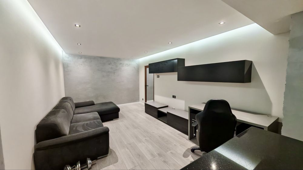 Inchiriez apartament 2 camere Micro18