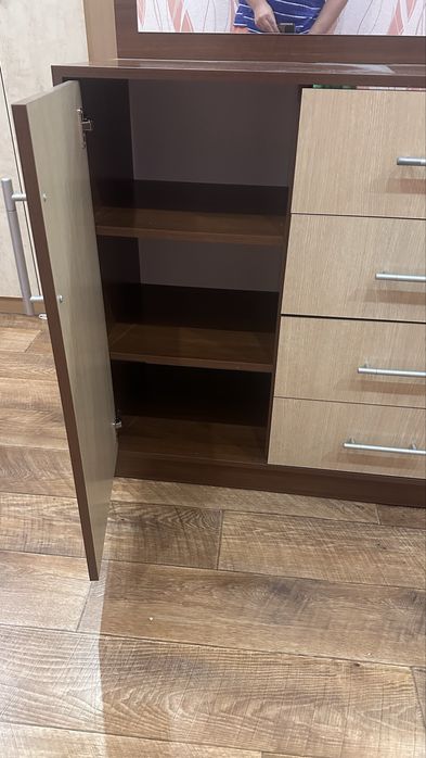 Шкаф, трюмо, консоль, стол