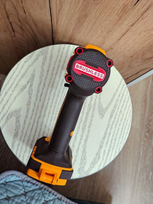 Продаю Шуруповерт INGCO 66Nm