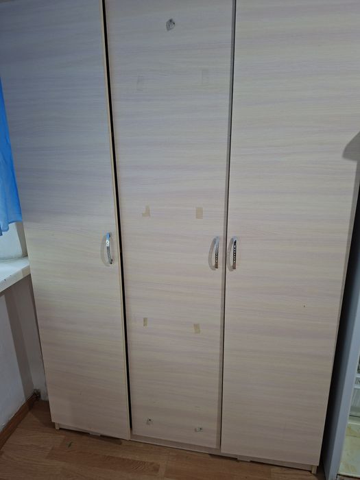 Плательный шкаф для одежды