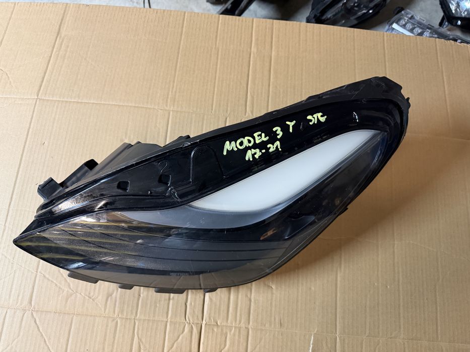 Far stanga Tesla Model 3 Model Y Full Led 2017/2018/2019/2020/2021