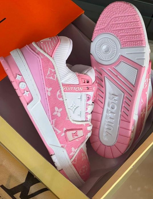 Louis Vuitton LV Trainer Pink