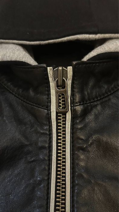 Продаётся куртка кожаная привезена из Турции, новая.