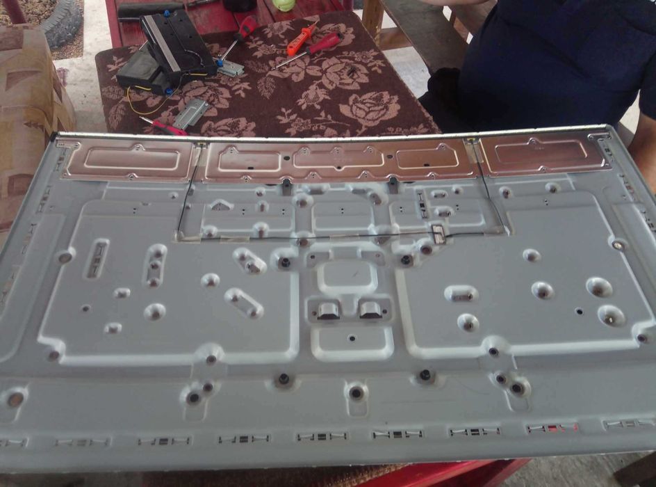 Продавам части от телевизор Самсунг49инча извит