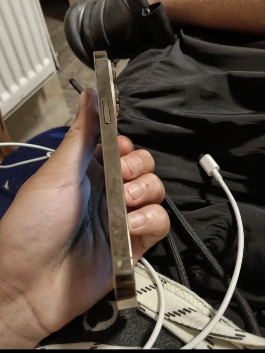 Iphone 14 pro glod