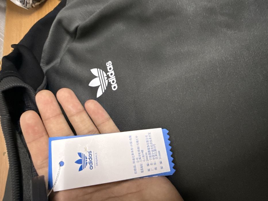 Adidas originiol свитшот