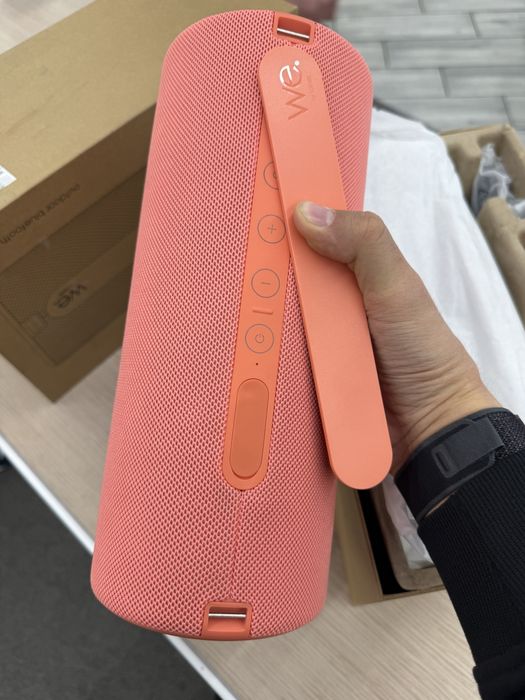 Продам портативную колонку