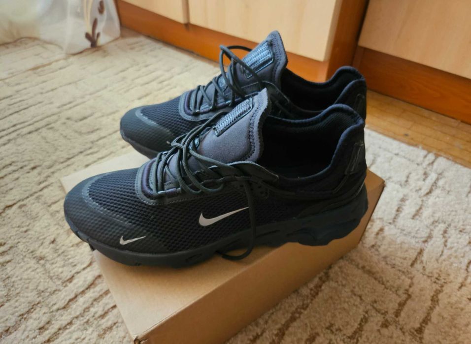 Adidasi Nike negri, marimea 42, noi, comozi si versatili !
