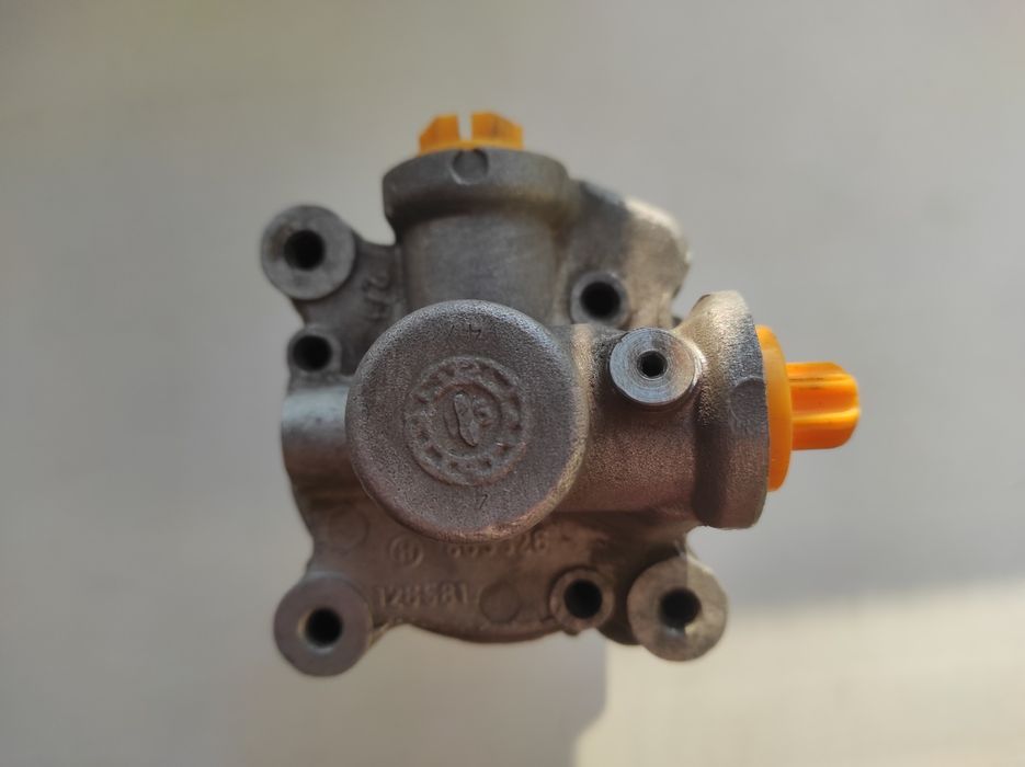 Насос ГУР Ауди 100 c4