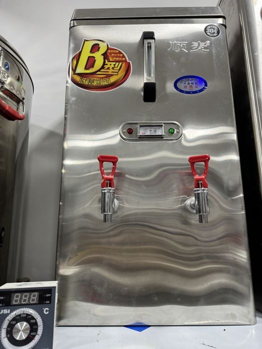 Samovar .samavar.uzini tuldiradigan. avtopadacha samavor