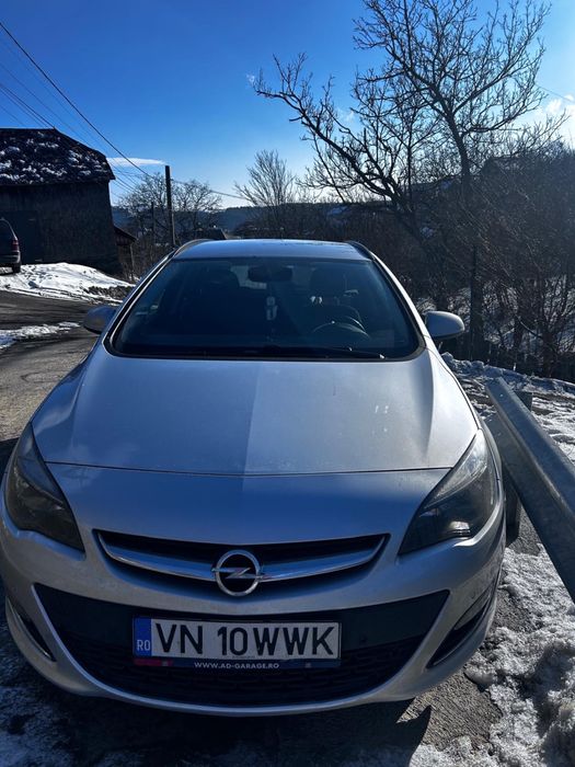 Vând Opel Astra J