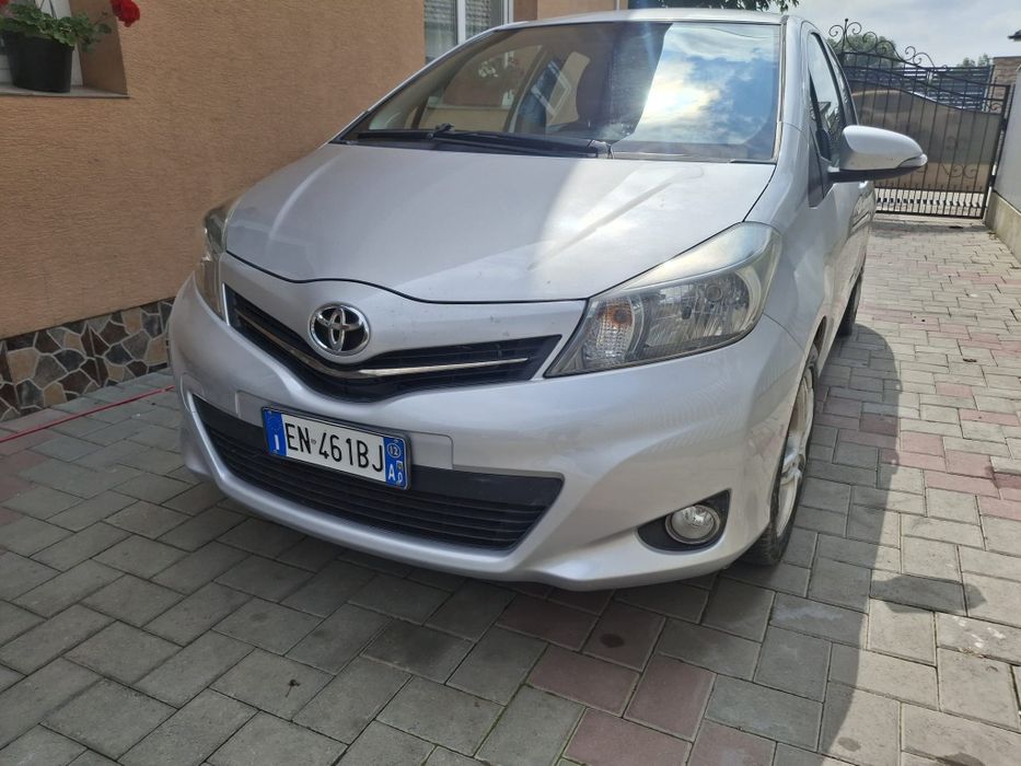TOYOTA Yaris 2012 — imagine 2