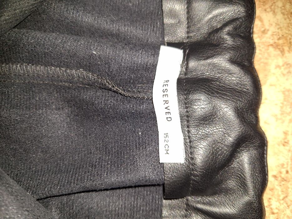 Pantaloni imitație piele,negri,stare foarte buna,reglabili