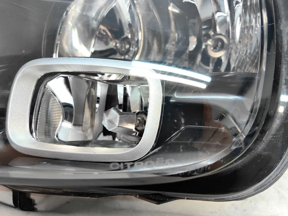 Оригинален фар Ситроен Ц3  Citroen C3 Aircross