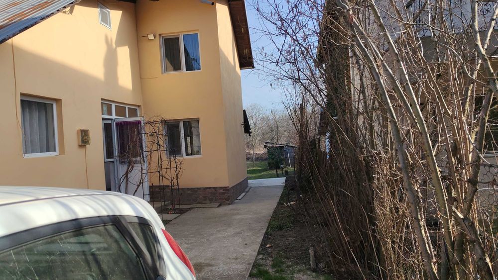 Casa Răzvad, la 5 km de Târgoviște, zonă foarte bună și liniștită