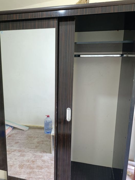 Kupinni shkaf 3 eshikli