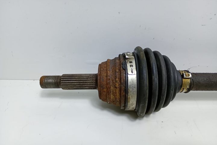 Planetara  stanga fata 1.0 / 1.4 i Volkswagen VW Polo a 3-a generatie